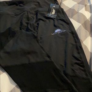Lotus Leggings NWT
